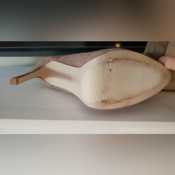 Tan Suede Heels - Picture 4 of 4